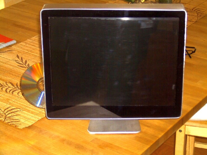 Illustration for article titled Mini iMac Mod Wants to Be a Real Mac When it Grows Up